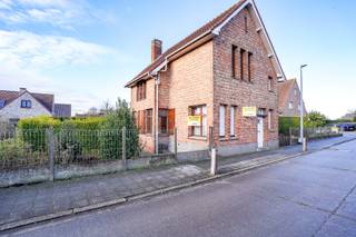 Te renoveren alleenstaande woning met 3 slaapkamers. In de Voetbalstraat te Veurne bevindt zich deze open bebouwing op een ruim perceel.. De woning...