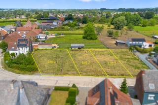 Ben je op zoek naar de perfecte locatie om jouw droomwoning te realiseren? Deze bouwgrond van 613 m² biedt een unieke kans om te bouwen in een...