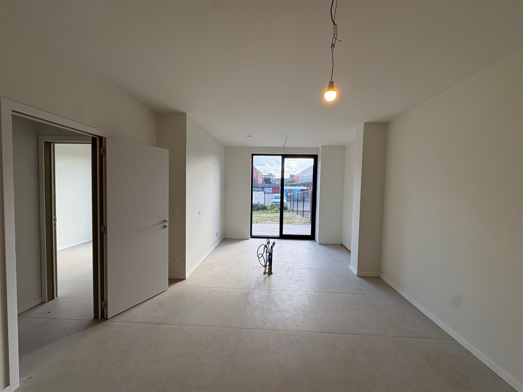 Ruim appartement met 1 slaapkamer en extra grote tuin. - foto 5