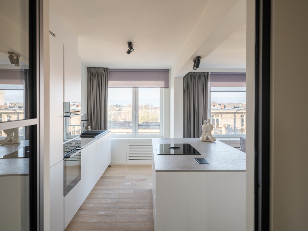 Ruim en lichtrijk 3 slpk appartement met terras nabij het station Gent-Sint-Pieters - foto 2