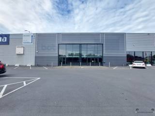   Business space for wholesale or free...