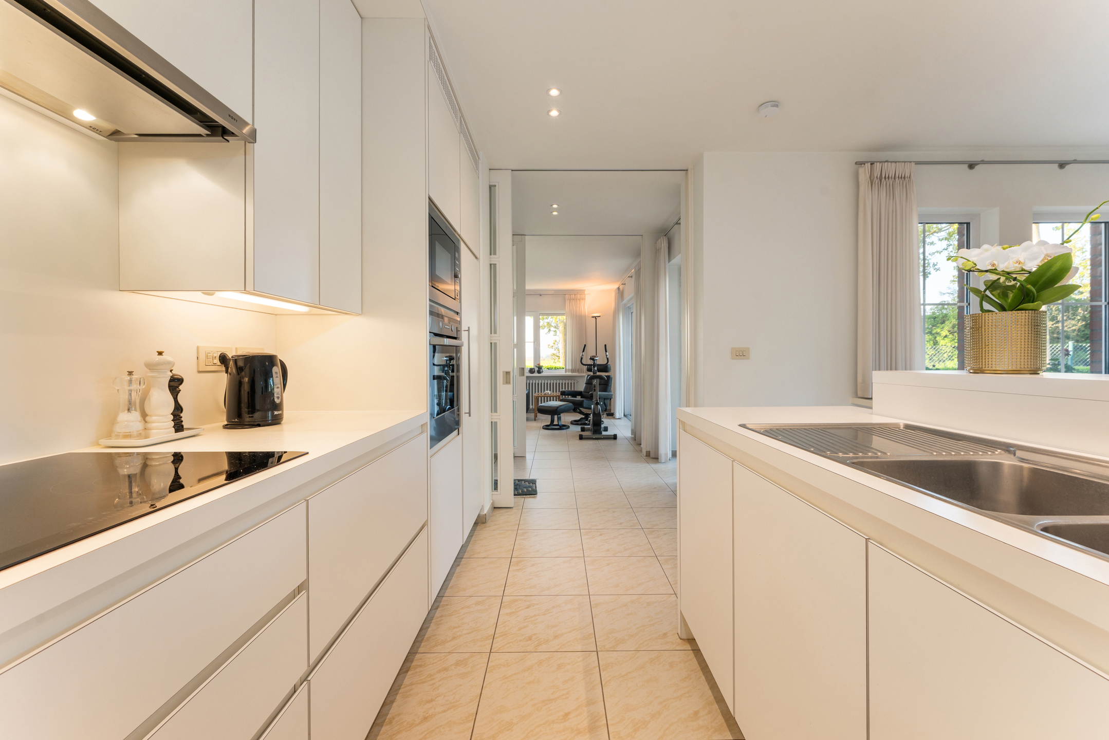 Huis met loodsen te koop op uitzonderlijk perceel in De Haan - foto 3