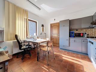 We Invest Malmedy a le plaisir de vous présenter ce rez-de-chaussée commercial à Stavelot. Celui-ci vous offrira une surface idéale pour démarrer...