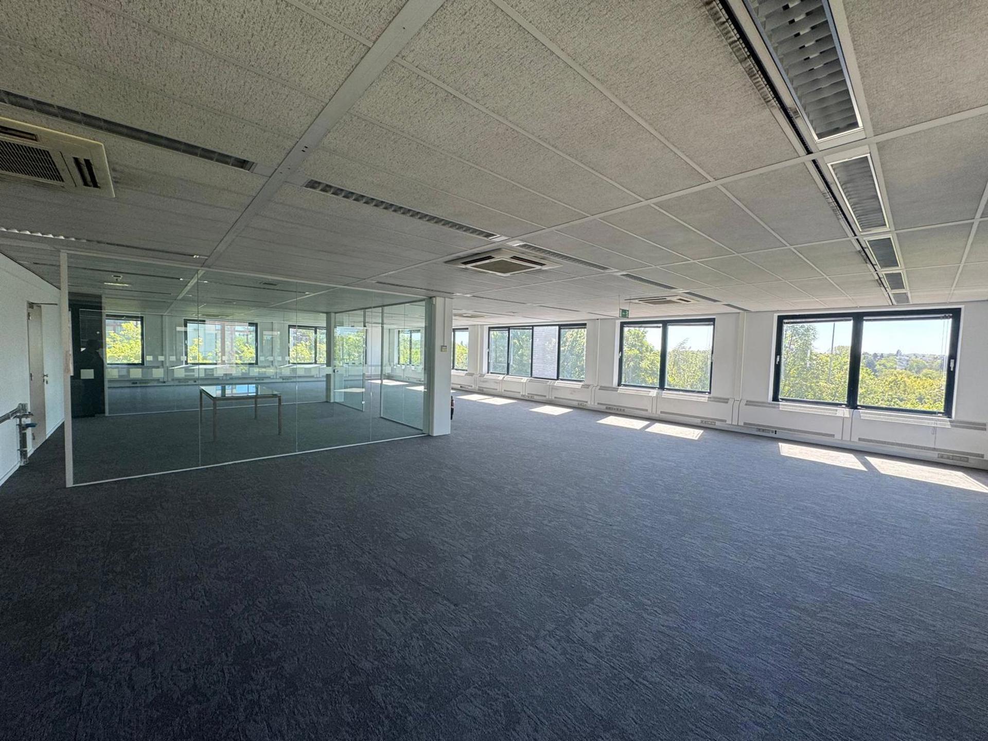 Commercial à louer à Sint-Stevens-Woluwe - photo 4