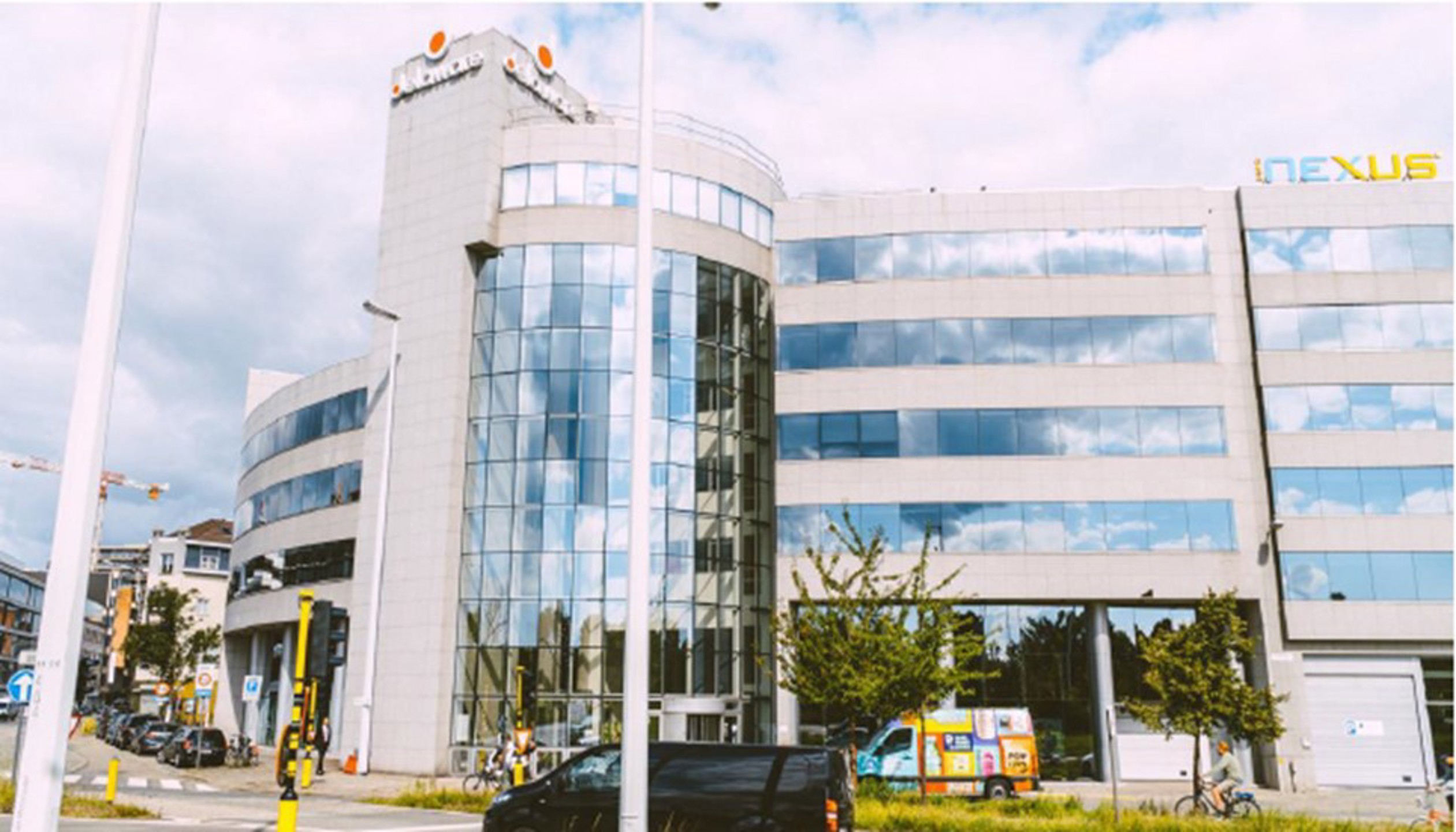 Kantoor / Polyvalente ruimte te huur - foto 1