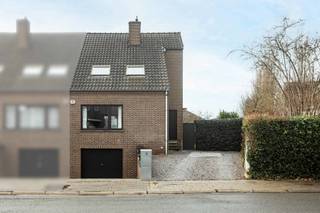 Instapklare woning met 3 slaapkamers op topligging in AsseBent u op zoek naar een instapklare woning in Asse? Dan stellen wij u graag deze charmante...