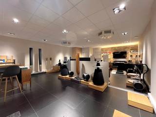 Dit handelspand bevindt zich in het centrum van Geel te Dr. Van de Perrestraat 182 met alle faciliteiten (winkels, openbaar vervoer,...