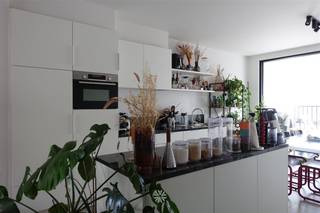 GENT - Nieuwland 54A: Ben je op zoek naar een gunstig gelegen nieuwbouw appartement met 2 terrassen en autostaanplaats te huur in Gent? Dan is...