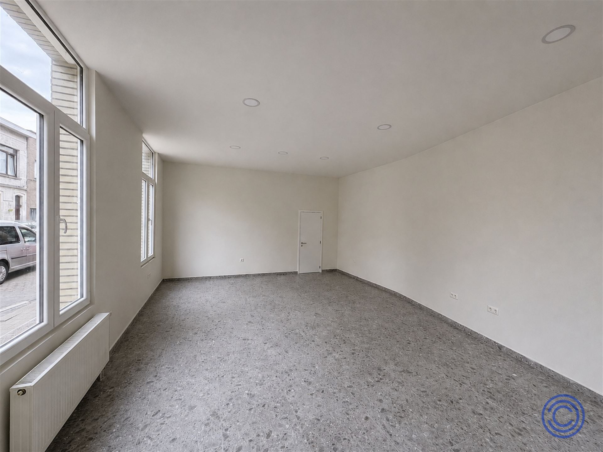 Commercial for rent in Antwerp - photo 2