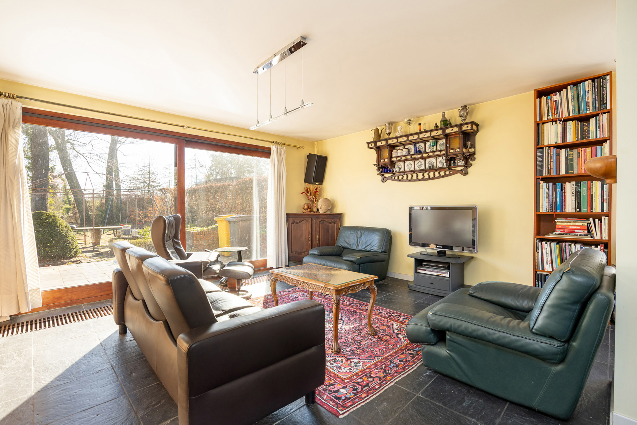 Verrassend ruime woning met 4 slpk's op 2.321m² perceel! - foto 4