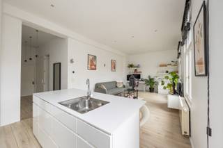 Tof appartement met één slaapkamer op een toplocatie te hartje Antwerpen!Het appartement gelegen op de derde verdieping (bereikbaar met de lift) is...