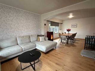 Charmante en ruime woning te Lommel, gelegen op een perceel van 8a 46ca bestaande uit: inkomhal, leefruimte, keuken, bureau, badkamer,...