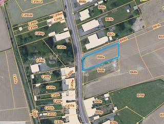 We Invest vous propose ce beau terrain à bâtir, situé dans le charmant village de Neufvilles.Avec une superficie de ± 928 m², une largeur à rue de ±...