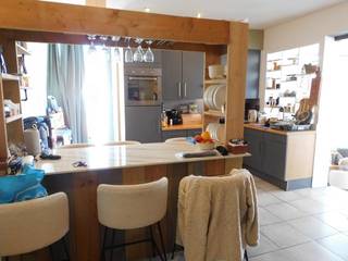 Ontdek dit charmante en comfortabele duplexappartement, ideaal gelegen aan de Koolmijnlaan 29 in het bruisende centrum van Beringen. Met...