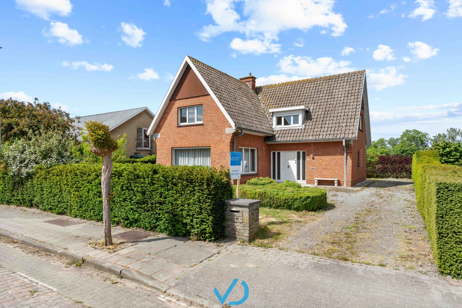 Instapklare villa met vier slaapkamers, ruime garage en tuin in het charmante Boezinge! - foto 1