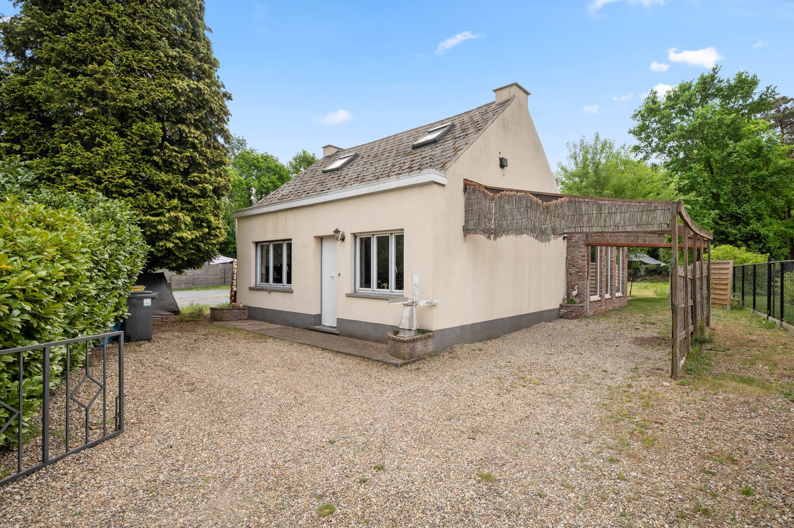 Charmante woning op te frissen - foto 2