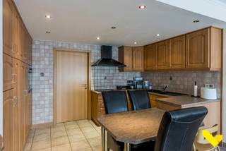 Te Koop: Stijlvol Duplexappartement met Balkon in het Centrum van Tessenderlo-HamBent u op zoek naar een instapklaar appartement met ruimte, licht en...