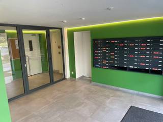 Op zoek naar een lichtrijk appartement met prachtig uitzicht én topligging? Dit appartement op de 8ste verdieping biedt u een uniek panoramisch zicht en een uitstekende energieprestatie (EPC A). Interesse? Contacteer Anne-Leen voor een bezoek: 0495/138.111<br /><br />Indeling: Inkomhal, lichtrijke leefruimte met open zicht, geïnstalleerde keuken, 1 slaapkamer, badkamer en praktische berging.<br /><br />Troeven:<br />✔ Ruim terras met panoramisch uitzicht<br />✔ Zeer energiezuinig (EPC A)<br />✔ Gevel, ramen en terrassen reeds vernieuwd<br />✔ Privatieve kelderberging<br />✔ Afgesloten fietsenparking<br />✔ Op te frissen naar eigen smaak<br /><br />Dit appartement combineert licht, uitzicht en energiezuinig wonen met de mogelijkheid om het naar uw eigen stijl in te richten. Ideaal als investering of eigen bewoning.<br /><br />Op een toplocatie nabij Gasthuisberg en Imec. Interesse? Contacteer Anne-Leen voor een bezoek: 0495/138.111