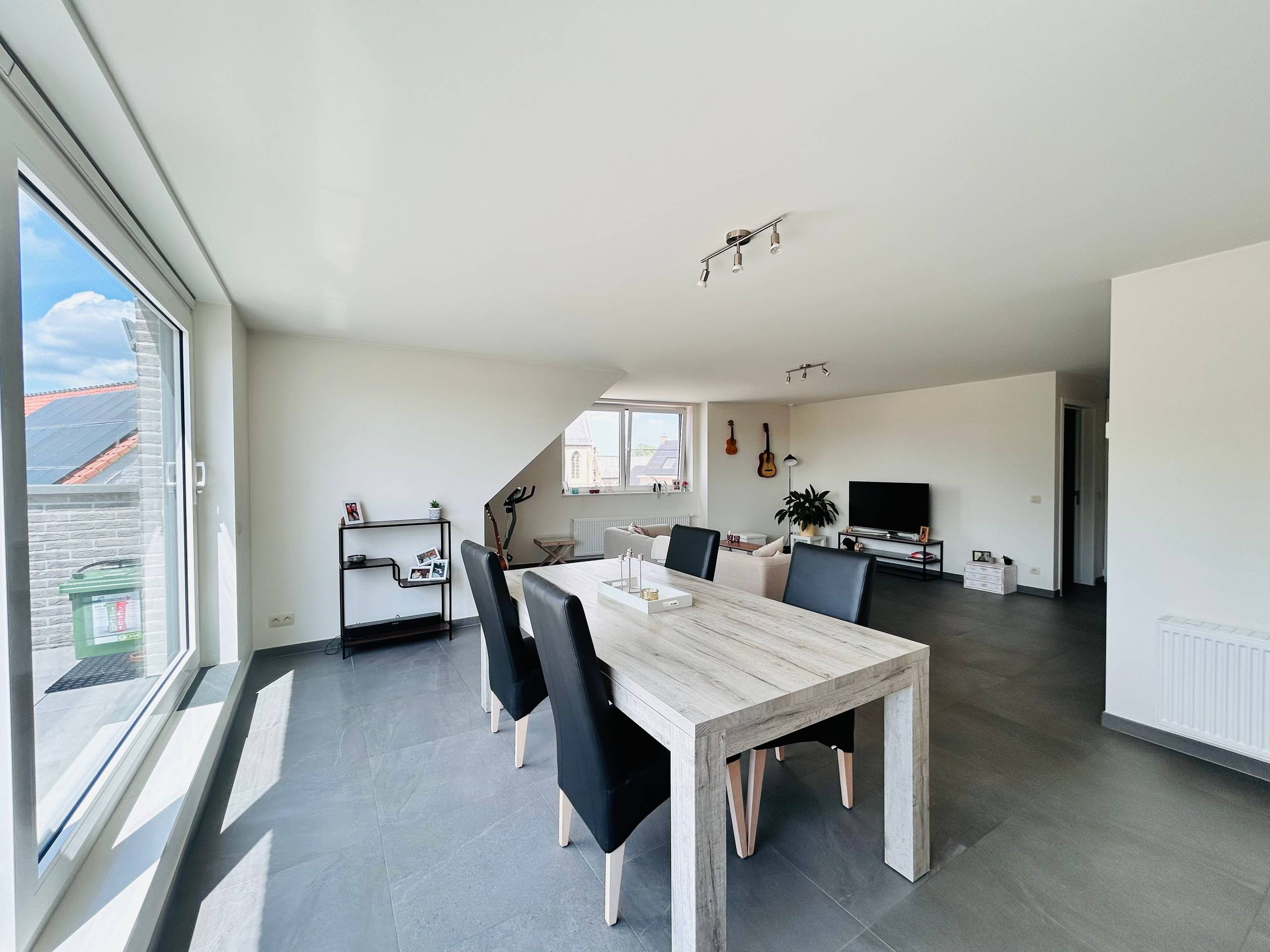 Lichtrijk appartement met ruim leefterras en 2 slaapkamers in Esen - foto 3