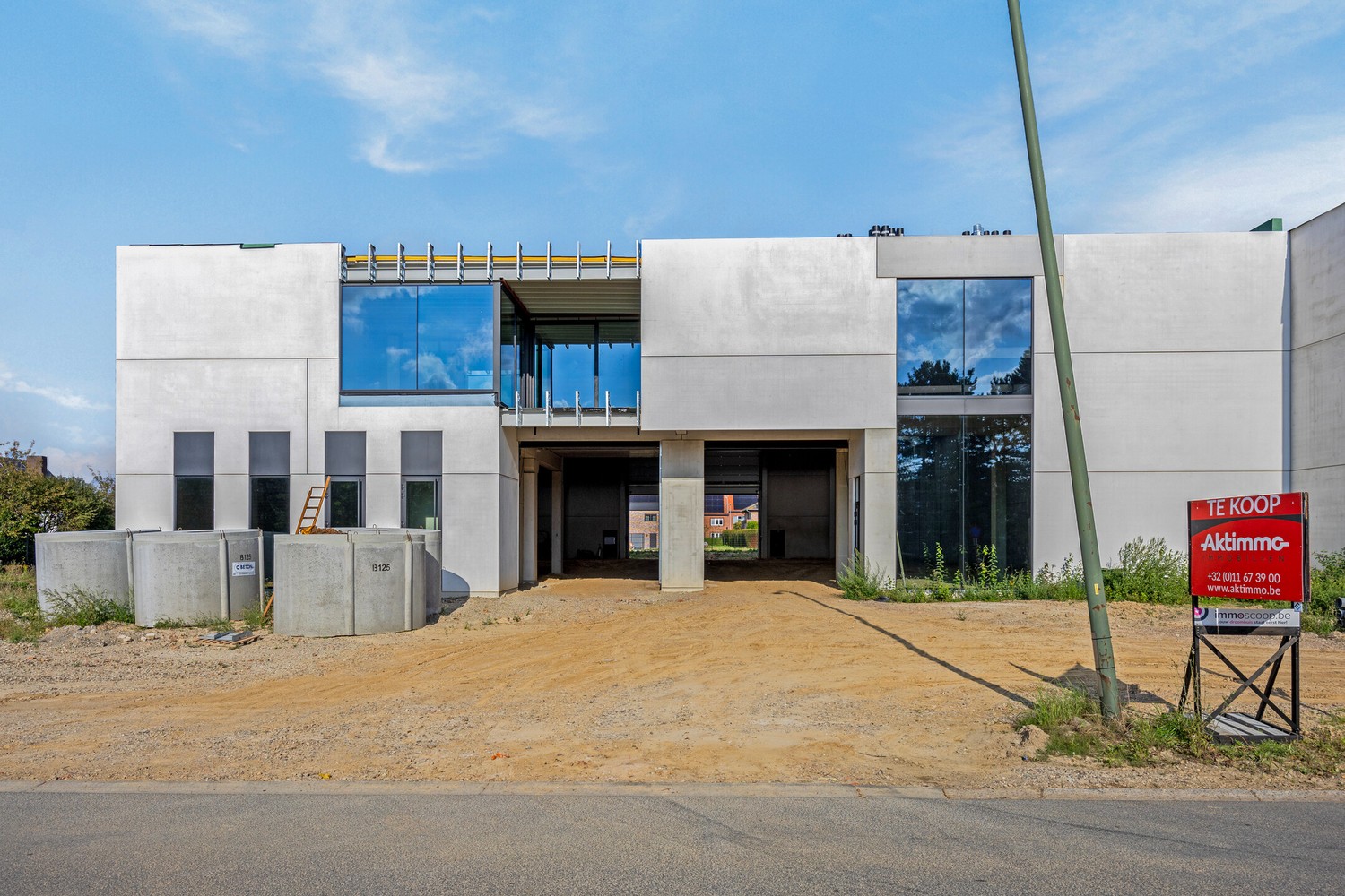 Modern bedrijfsgebouw op knappe site te koop! - foto 4