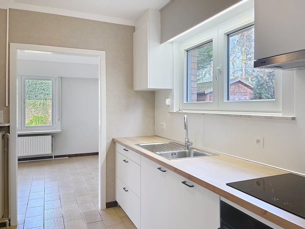 Spacious 4 bedroom apartment with garden for rent in Bruges - photo 5