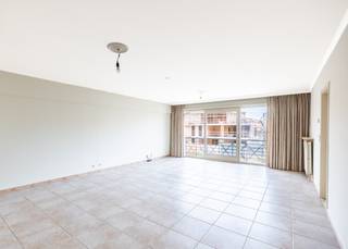 Spacious apartment (124 m²) with THREE full-sized bedrooms for sale in the center of Koksijde-Bad. This unique apartment is located on...