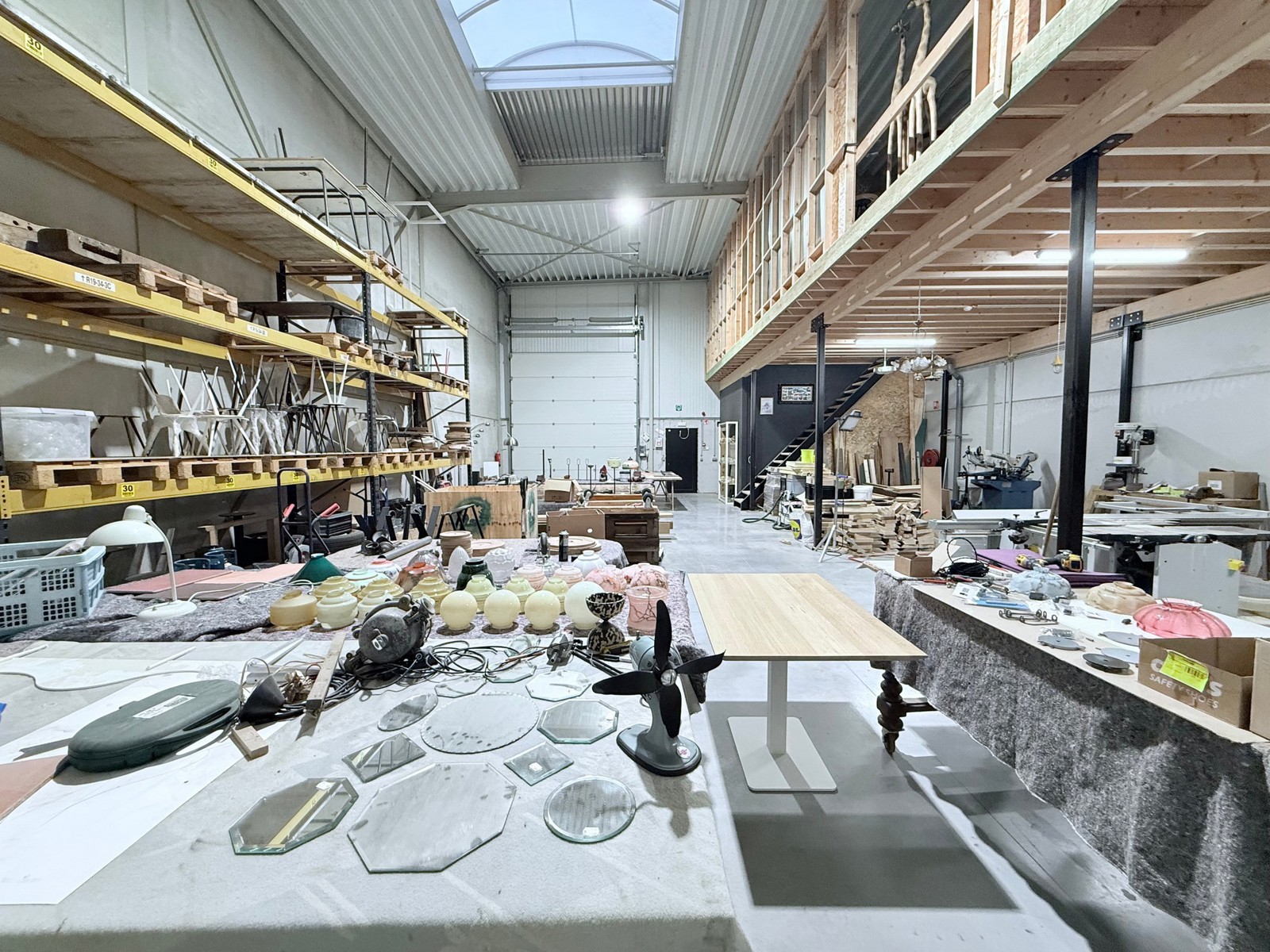 Recent magazijn met verdieping. - foto 5