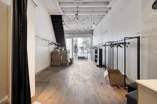 In the Steenpoort, Kortrijk's shopping street, we offer you this versatile commercial property with a net area of approximately 46 m² per floor. The property consists of a single-storey commercial space and three fully furnished floors, ideal for expanding the commercial space, storage space or creating an upstairs apartment.Properties of the property:- approx. 184 m² of usable floor space (46 m² per floor)- single-storey commercial space with large display case and excellent visibility- 3 ready-to-move-in floors, flexible to fill in- located in the Steenpoort, an absolute top location with a lot of passage- possibility of personal use or as an attractive investmentThis property offers many possibilities: whether you are looking for a commercial base in the center of Kortrijk, or a solid investment property with future potential, this is an opportunity you don't want to miss.This building may be subject to the renovation obligation imposed by the Flemish government for non-residential buildings. For more information, please visit the website of the Flemish Energy and Climate Agency at https://www.energiesparen.be/nr/renovatieverplichting.Are you looking for commercial property consisting of commercial property for sale in Kortrijk? Do not hesitate to contact us on 056 21 11 11.