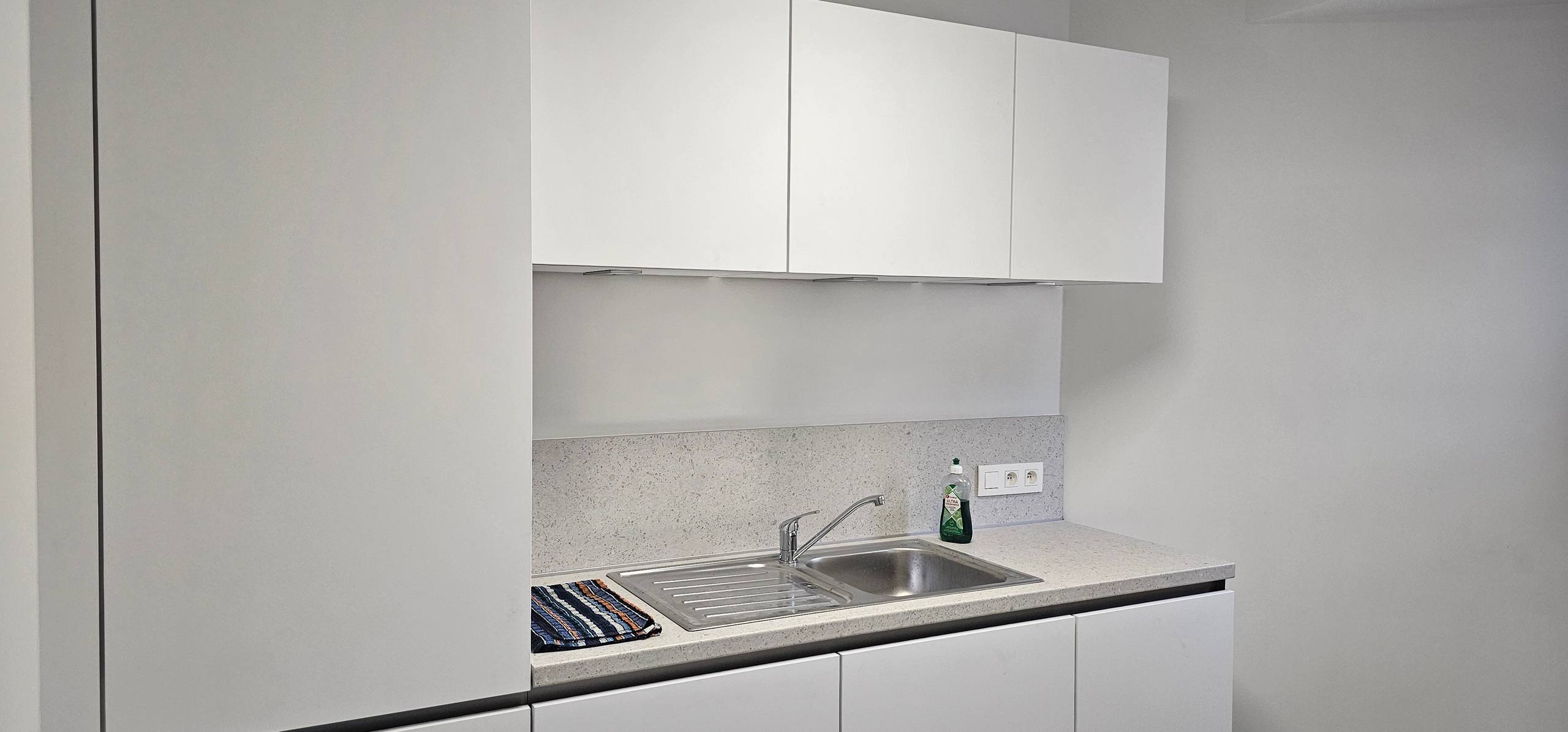 Smaakvol en kwalitatief gerenoveerde commerciële ruimte - foto 5