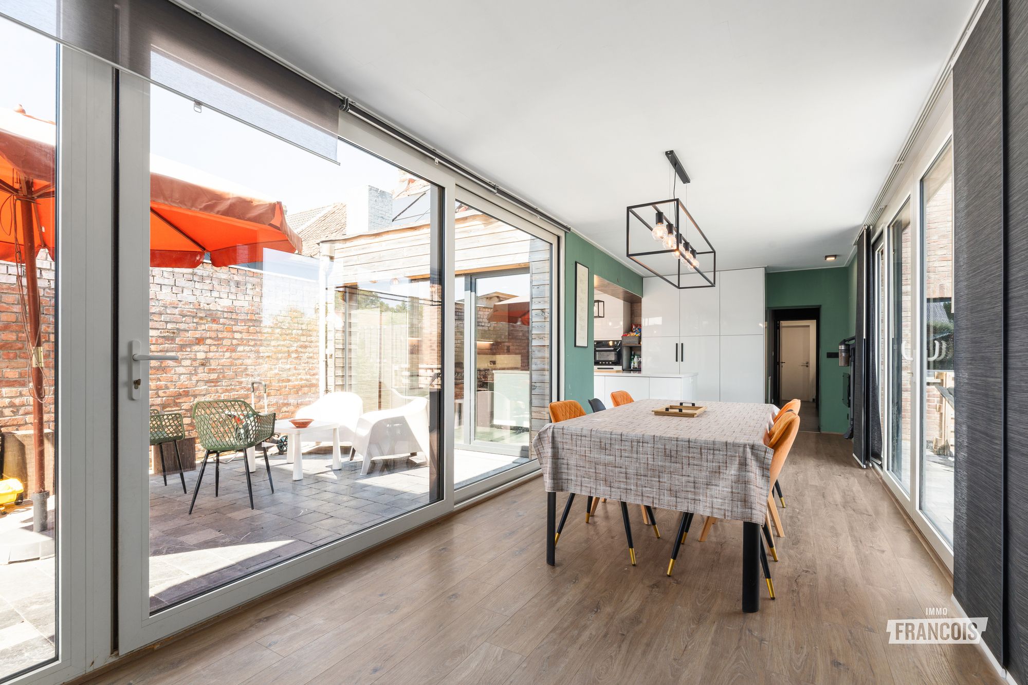Ruime halfopen woning met 4 slaapkamers en bureau in Oudenburg - foto 4