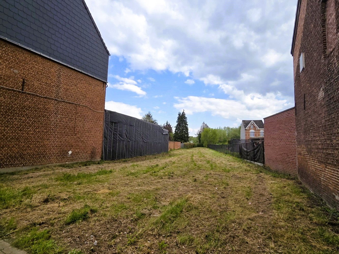 Bouwgrond voor éénsgezinswoning of projectgrond voor meergezinswoning - foto 2