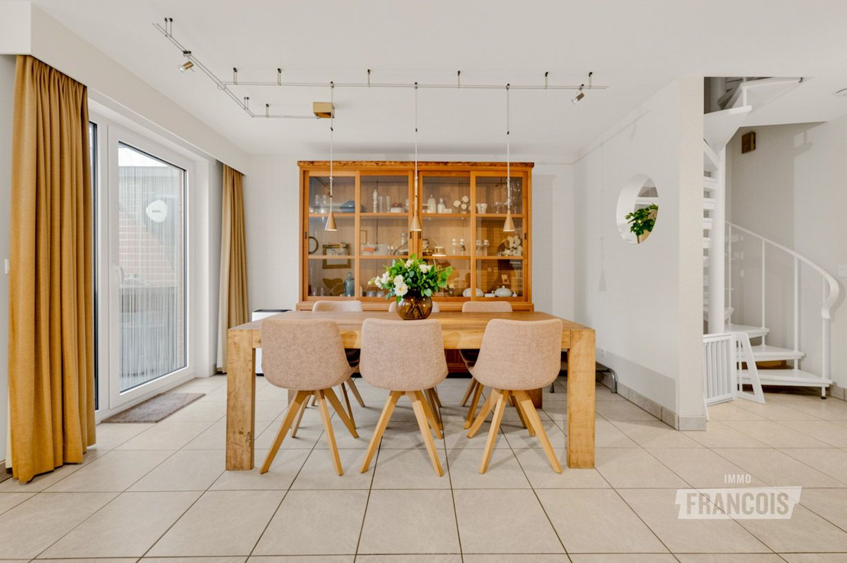 Instapklare gezinswoning met 4 slaapkamers, zonnige tuin en zonnepanelen te Gistel - foto 5