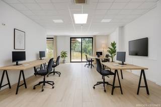 Multifunctioneel pand met ruime kantoor- en opslagmogelijkheid en optie tot kangoeroewonenBent u op zoek naar een eigendom dat wonen en werken...