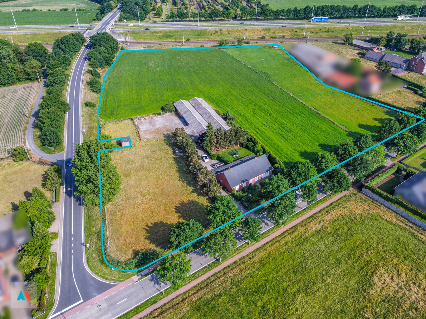 Vrijstaande woning met stal  - foto 1