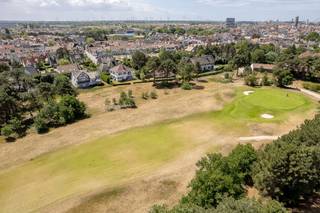 Villa d’exception "Green Seven" avec vue panoramique sur le Royal Zoute Golf Club – situation unique à la Magere Schorre...Située dans un cadre...