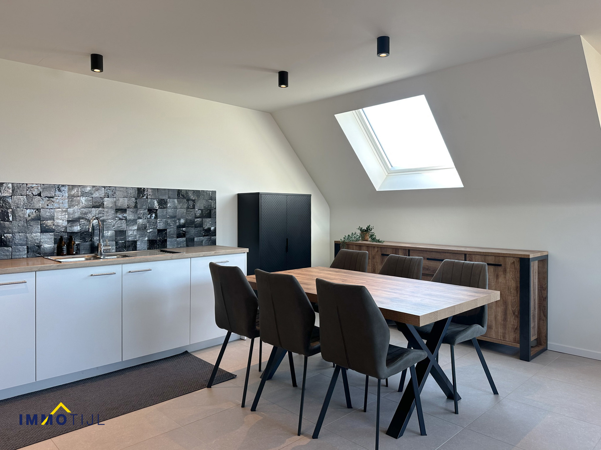 Recent duplex appartement met 2 slk, terras en parkeerplaats - foto 4