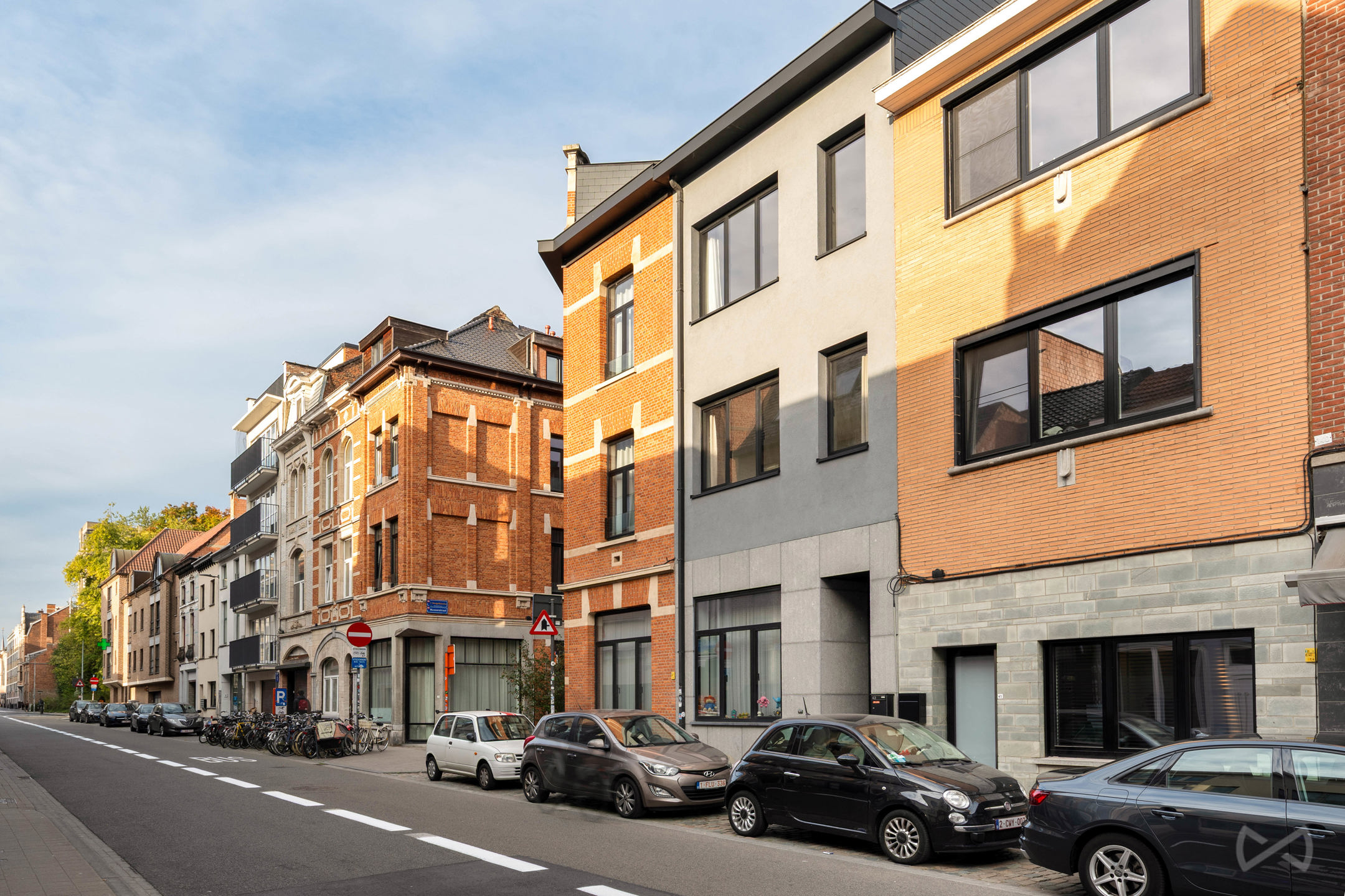 Ruime vernieuwde studio met private inkom - foto 1