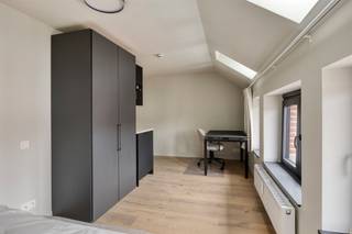 <p>**For RENT FROM SEPTEMBER**<br /><br />Residence The Hills is a revenue property that offers a good location for studying young people in the Leuven city center as well as in Heverlee and Brussels. You are within walking/biking distance of the Leuven city center, the Sportkot, the KULeuven campuses in the inner and outer city as well as the Leuven and Heverlee train stations. This residence is located on the Naamsesteenweg. Not only its strategic location is an asset but also the residence itself will be pure enjoyment. Via Hertogstraat, you can be at the Arenberg faculties as well as the UCLL campuses in a few minutes.<br /><br />This residence is a renovation project. The renovation was done with attention to detail, quality materials and finishes. The room has private plumbing and is furnished. In addition, this property has a communal kitchen. In short, this residence has it all.<br /><br />Interested or an on-site visit? You can! Contact us: 0470 59 65 44 or verhuur@connect-immo.be<br /><br />Huurprijs: €720 + €90 (provision for water, heating, electricity and internet)<br />*Photos'are reference images</p>