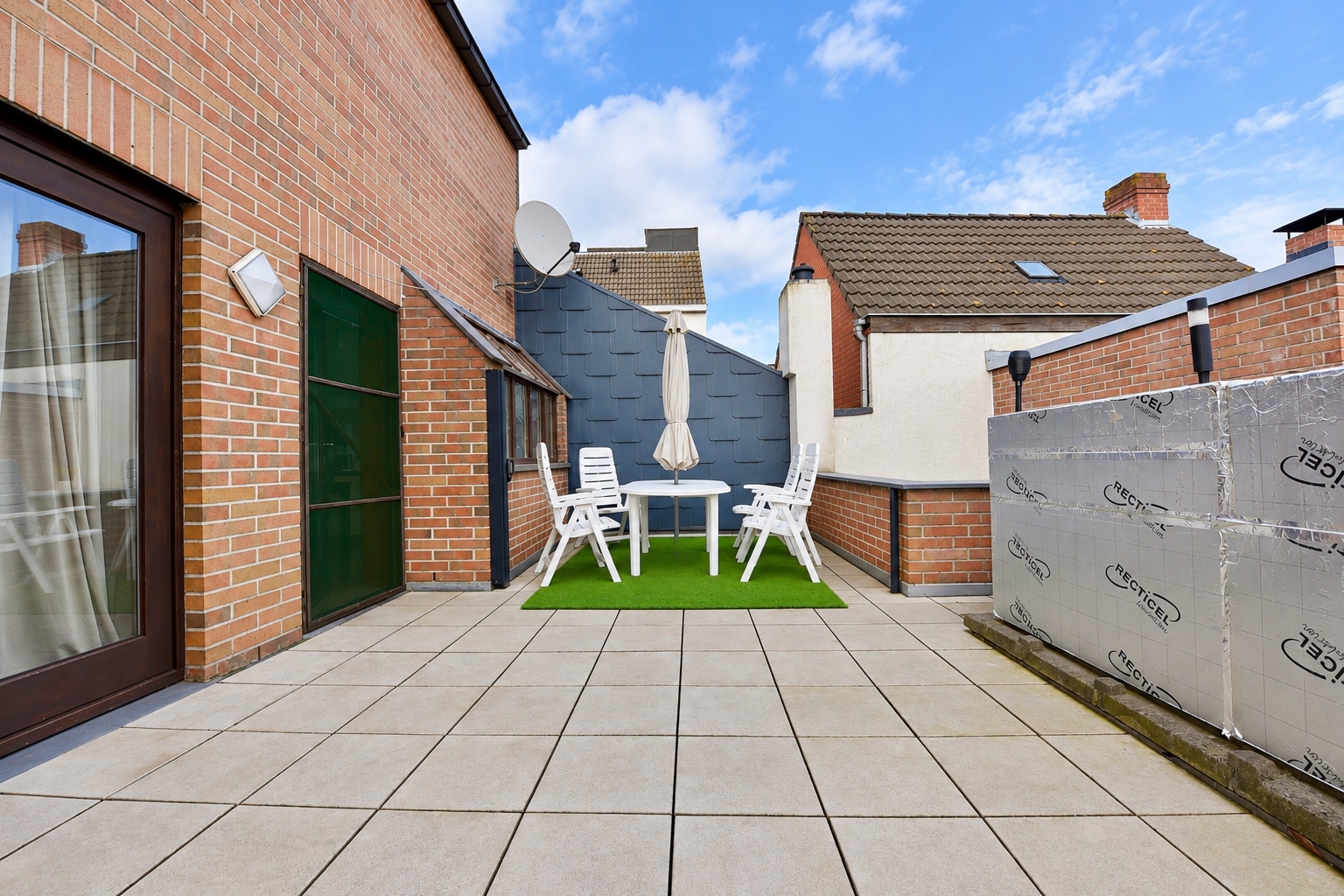 Appartementsgebouw met 2 winkels, 2 app, tuin en garage voor 539.000 EUR - foto 4