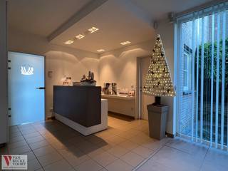 Er is praktijkruimte vrijgekomen in een medische kliniek waar reeds huisarts / esthetisch arts en vasculair chirurg hun praktijk uitoefenen...