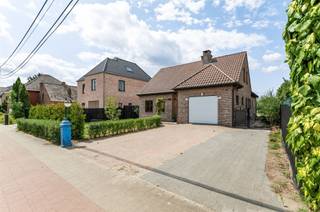 Villa économe en énergie avec un espace de vie étonnamment spacieux, située à proximité du centre du village rural de Putte. Cette belle maison...