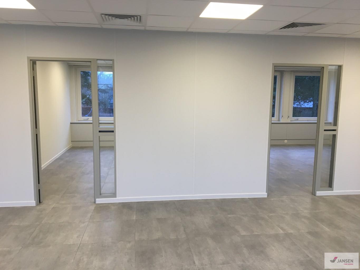 Commercial à louer à Houthalen-Helchteren - photo 4