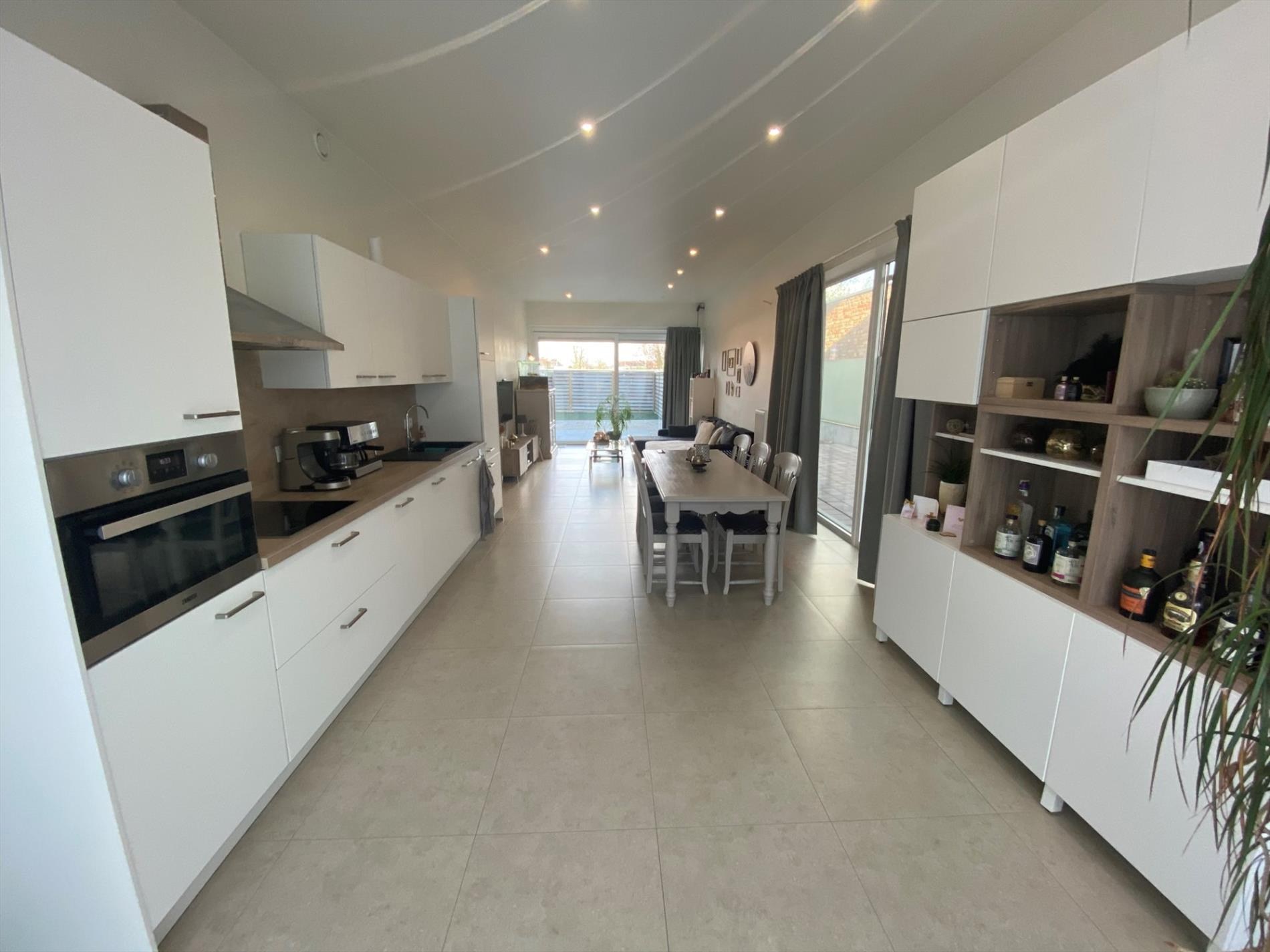 Recent ruim tuinappartement met 2 slaapkamers - foto 2