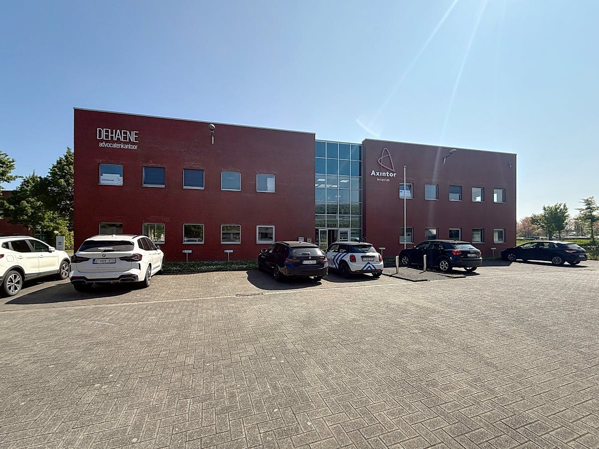 Ground floor office for rent in Ypres - photo 1