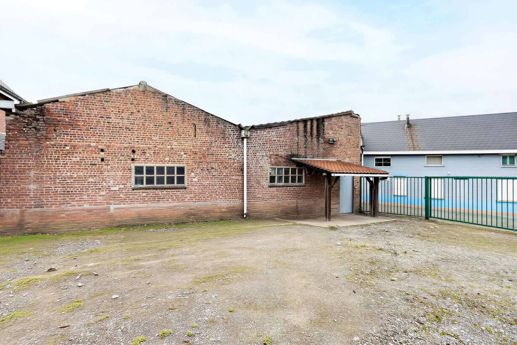 Ruim magazijn op een uiterst strategische ligging in Dilbeek - foto 3