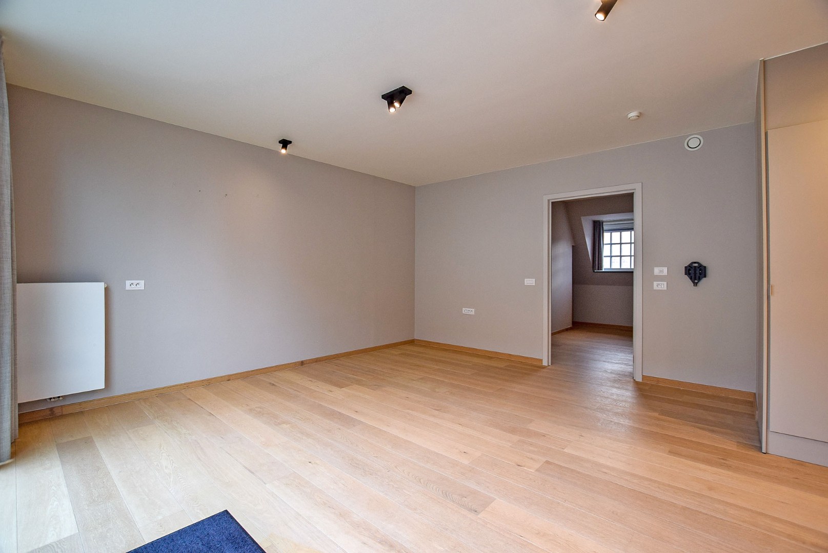 Uiterst goed onderhouden assistentieflat (55m² + 11m² terras) met 1 slaapkamer te Nieuwpoort. - foto 4