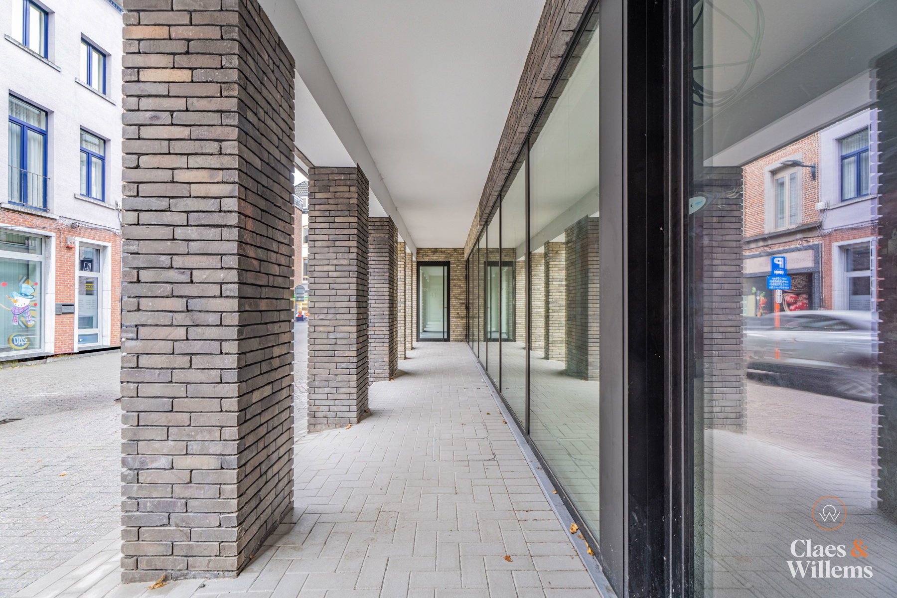 Commercial for sale in Halle - photo 2