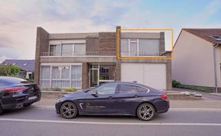 Dit ruime en lichtrijke appartement met twee slaapkamers is gelegen in een rustig en kleinschalig gebouw in Melsele. De leefruimte geniet van...