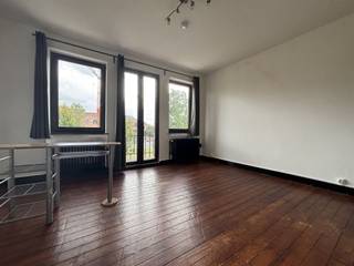 <p>NOW AVAILABLE - 2026-2027 ACADEMIC YEAR <br /><br />Unfurnished room with shared bathroom and kitchen available on Naamsevest in Leuven! Ideally located near numerous campuses and all amenities.<br /><br />Rent: €510 + €100 (internet, heating, water, and electricity)<br /><br />EPC: 242 kWh/m² per year - 2869279</p>
