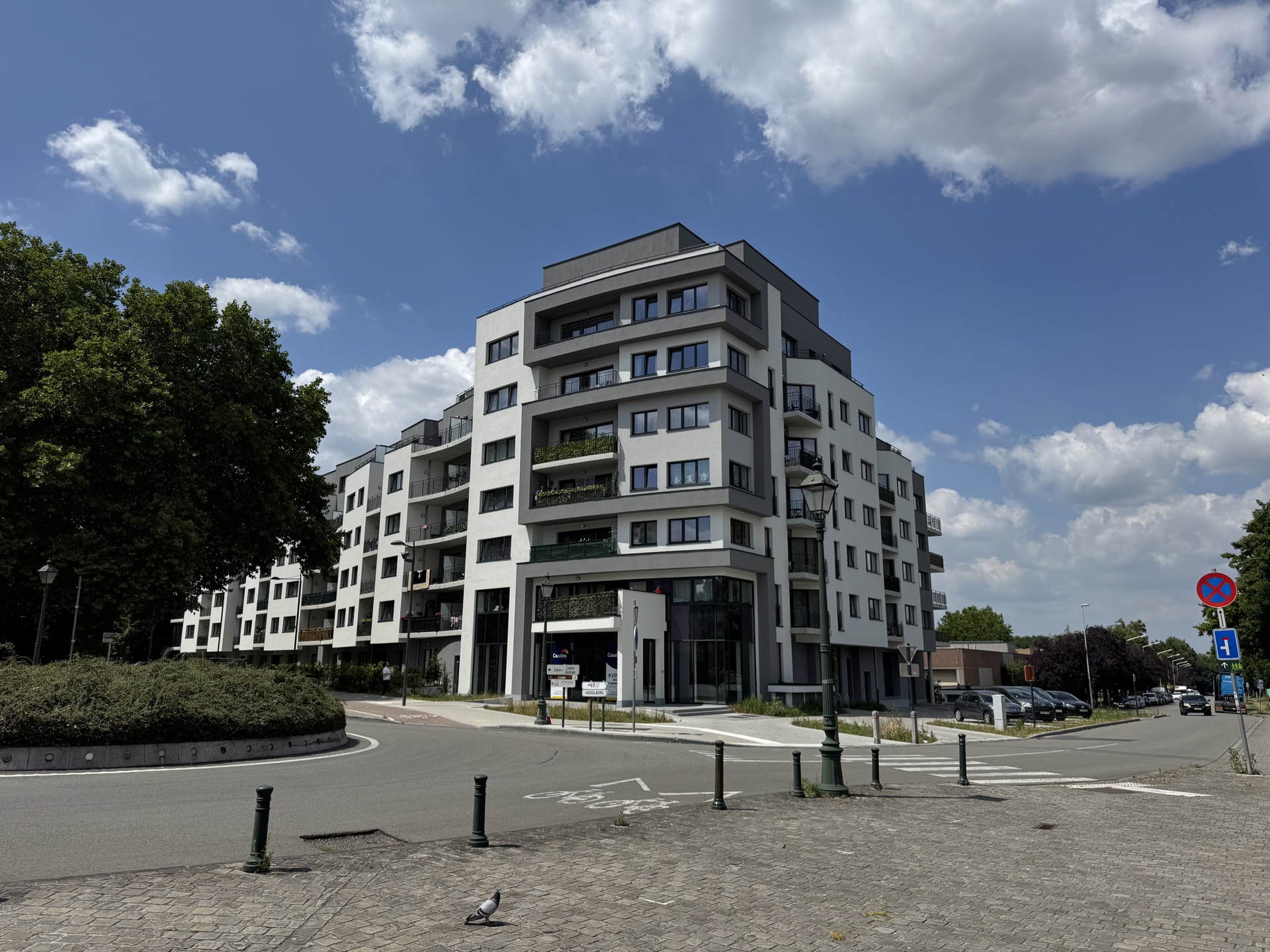 Handelsgelijkvloers te huur in een nieuwbouwproject - foto 2